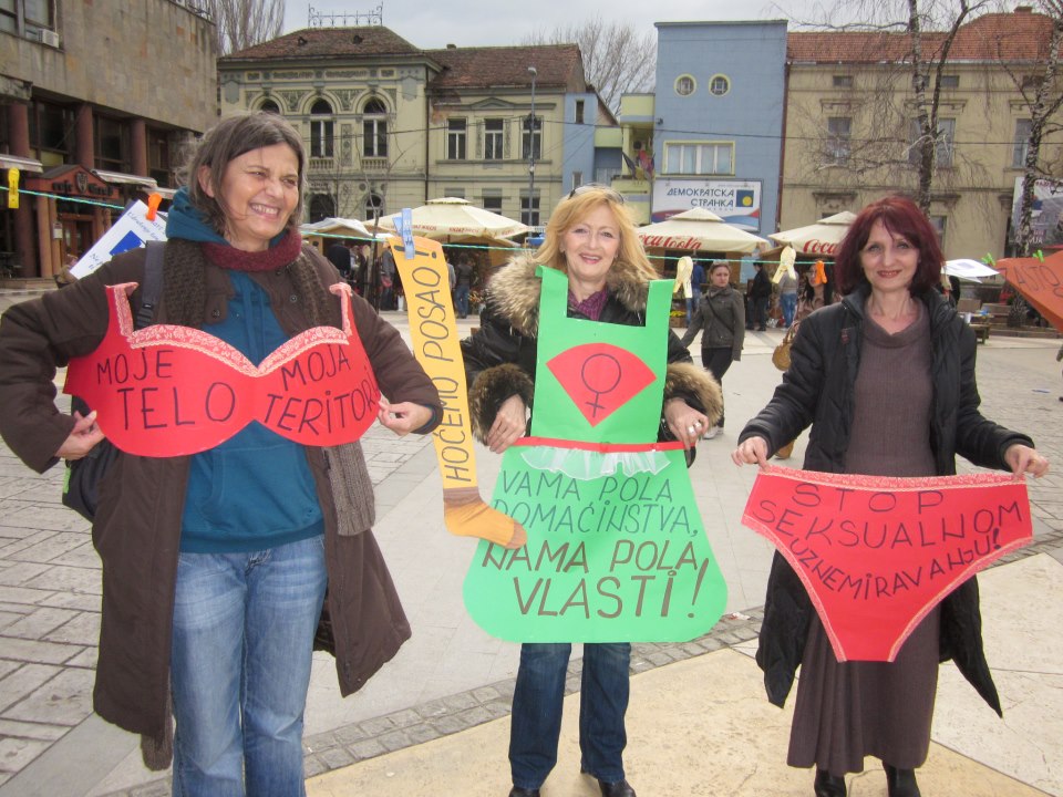 Udruzenje zena Pescanik - 8.mart na gradskom Trgu