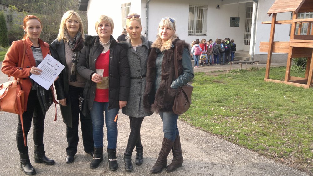 Udruzenje zena Pescanik - Ulična akcija u selu Mačkovac