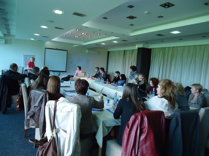 Udruzenje zena Pescanik - Seminar AŽC-a o deci kao dvostrukim žrtvama nasilja u porodici