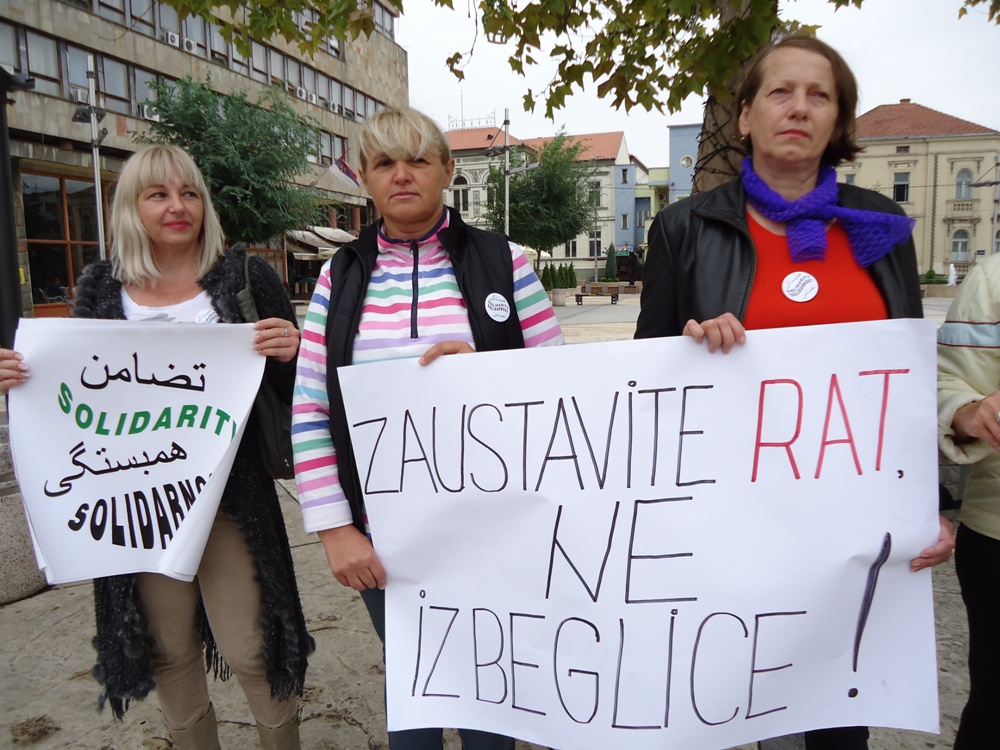 Udruzenje zena Pescanik - Zaustavite rat, ne izbeglice!