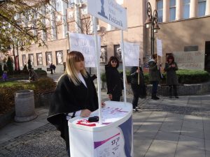 Ulična akcija Dosta sam crtala. Primeni zakon!