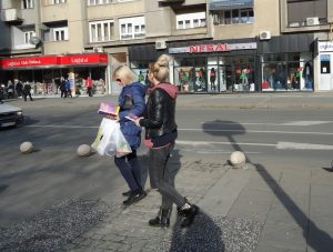 Ulična akcija Dosta sam crtala. Primeni zakon!