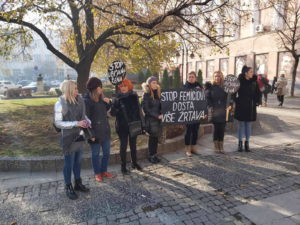 Protestno stajanje u Kruševcu povodom Međunarodnog dana borbe protiv femicida