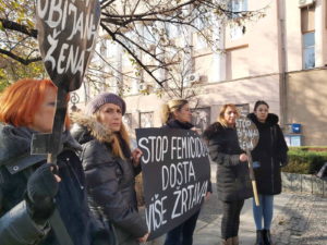 Protestno stajanje u Kruševcu povodom Međunarodnog dana borbe protiv femicida